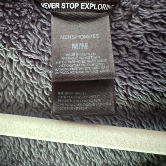 Men’s The Northface Chimborazo Pile Lined Full Zip Fleece Jacket Red & Gray - Picture 3 of 5